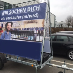 Bannerwerbung mit Werbeanhänger – mobile Werbefläche für maximale Aufmerksamkeit